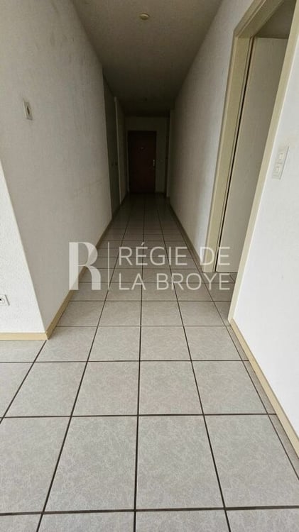 Appartement de 4.5 pièces au 1er étage à Hauteville 7