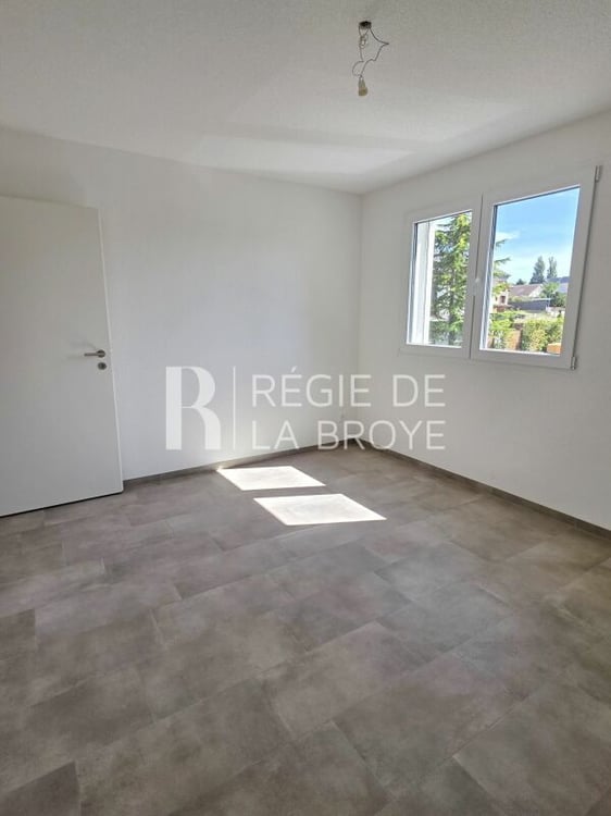 Appartement de 4.5 pièces avec grand balcon à Chabrey 14