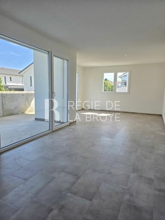 Appartement de 4.5 pièces avec grand balcon à Chabrey 5
