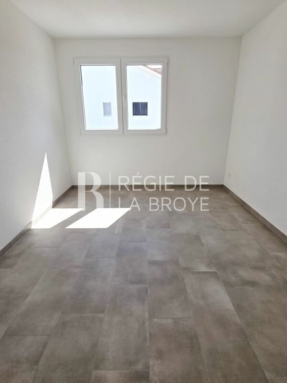 Appartement de 4.5 pièces avec grand balcon à Chabrey 11