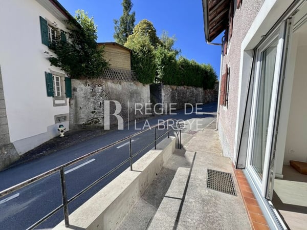 Appartement de 3.5 rénové à Démoret 2