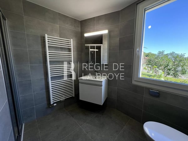 Appartement de 3.5 rénové à Démoret 7