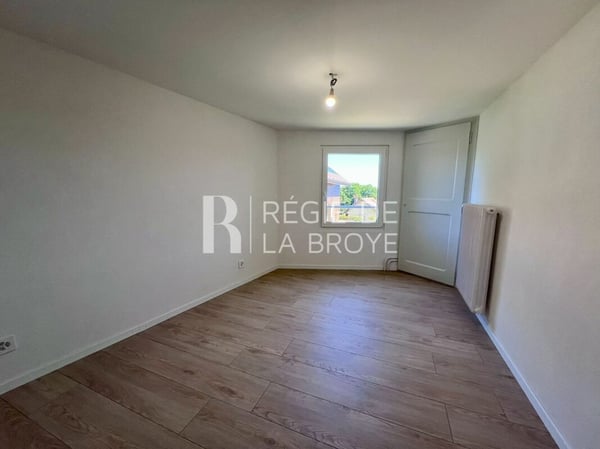 Appartement rénové de 4.5 pièces à Démoret 5