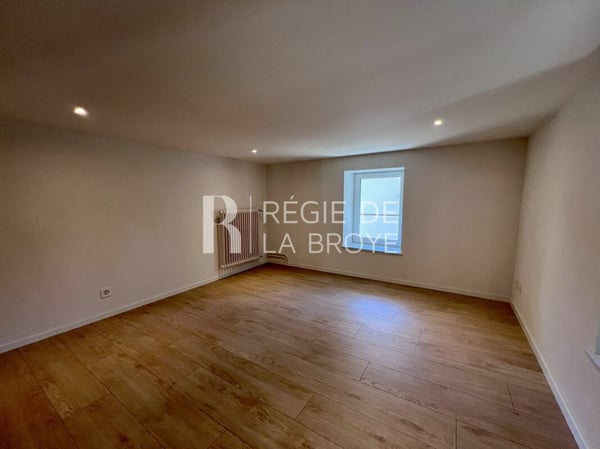Appartement rénové de 4.5 pièces à Démoret 6