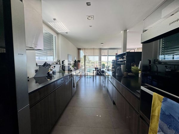 Appartement de standing 4.5 pièces à Gampelen 2