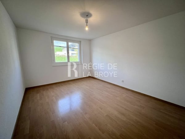 Appartement rénové de 3.5 pièces à Champtauroz 9