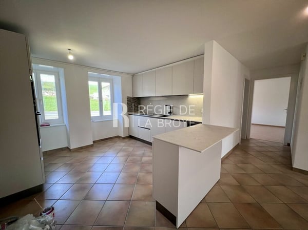 Appartement rénové de 3.5 pièces à Champtauroz 3