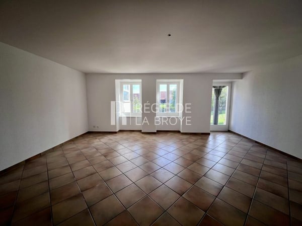Appartement rénové de 3.5 pièces à Champtauroz 6