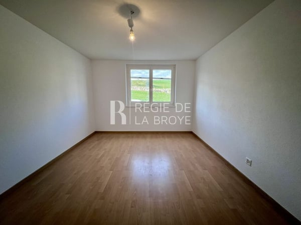 Appartement rénové de 3.5 pièces à Champtauroz 10