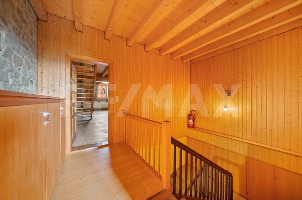 Idéal pour grande famille: maison de ville + local commercial 12