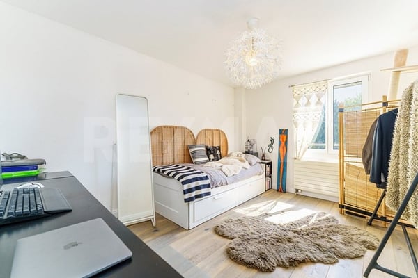 Maison avec 2 appartements, super potentiel locatif 13