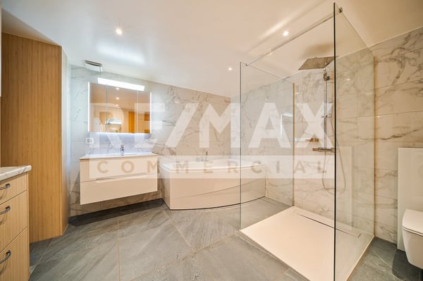 Commerce et bureaux au centre de Romont 10