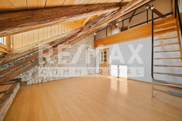 Commerce et bureaux au centre de Romont 12