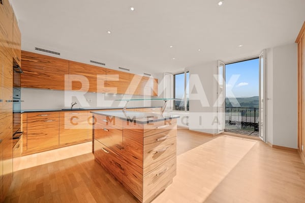 Commerce et bureaux au centre de Romont 7