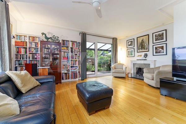 Investissement interessant: beaucoup de potentiel pour cette parcelle avec magnifique villa