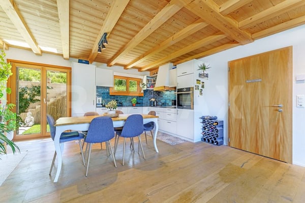 Avec 3 balcons, terrasse et jardin, magnifique appartement 6