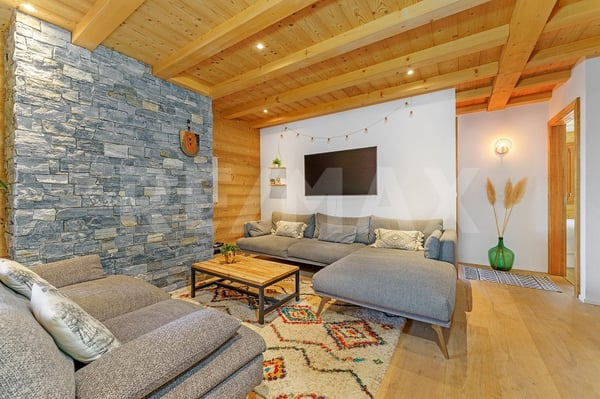 Avec 3 balcons, terrasse et jardin, magnifique appartement 4