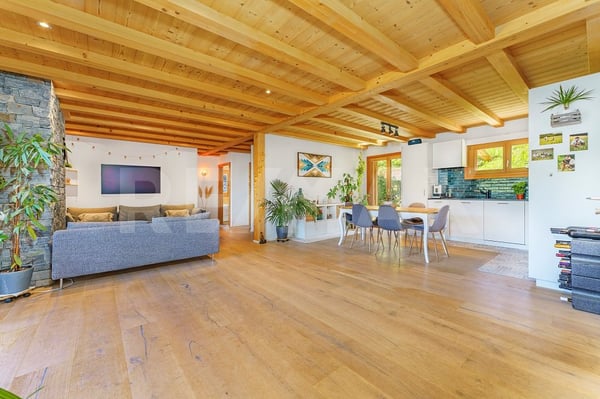 Avec 3 balcons, terrasse et jardin, magnifique appartement 7
