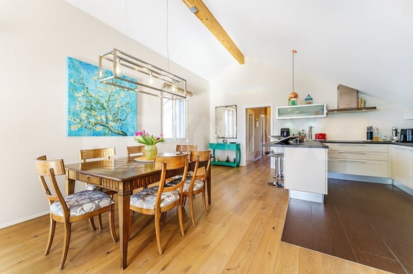 Avec grand parc commun, superbe appartement 6