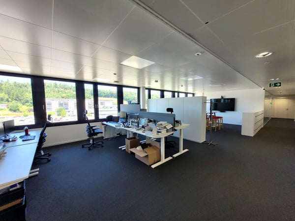 Surfaces de 203 m2, actuels bureaux, possible pour cabinets, etc. 4