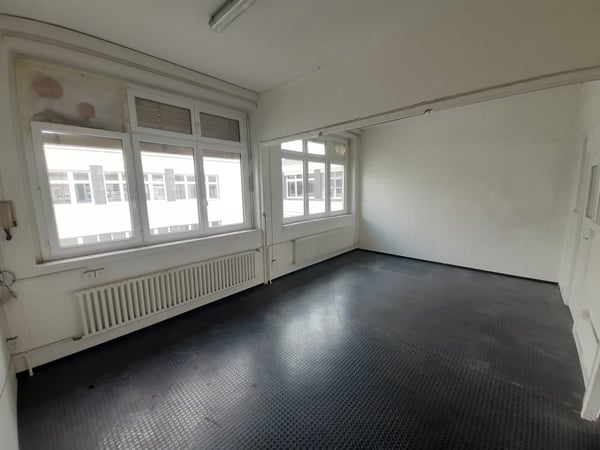 01850 - Local - Léopold-Robert 105 - La Chaux-de-Fonds 2