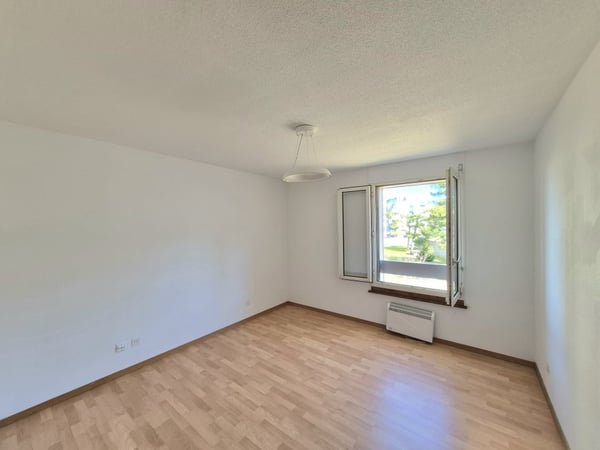 00078 - Appartement de 5 pièces au 2ème étage, avec 2 balcons, et un box individuel. - La Chaux-de-Fonds 7