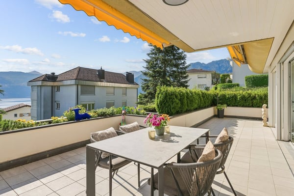 Exklusives Wohnerlebnis mit unverbaubarer Sicht auf See und Berge 11