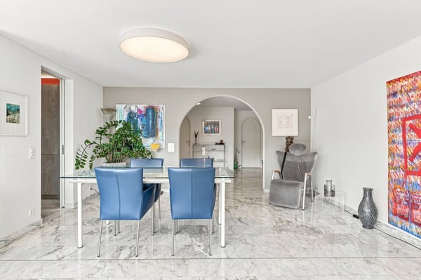 Exklusives Wohnerlebnis mit unverbaubarer Sicht auf See und Berge 4