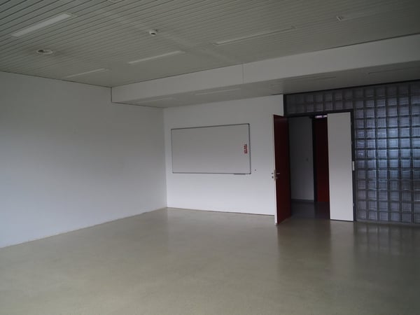 Surface administrative de 12m2 au 2e étage 2