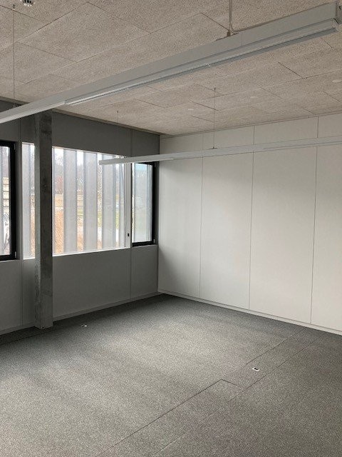 Surface administrative de 54 m2 au rez-de-chaussée 1