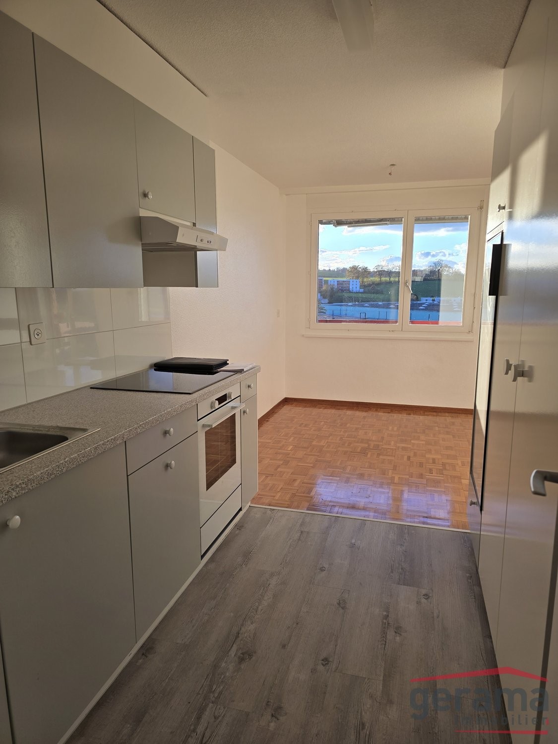 Bild Schöne 4.5 Zimmerwohnung in Schmitten