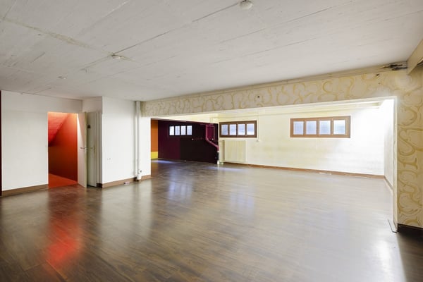 Surface commerciale de 160 m2 proche de la gare 1