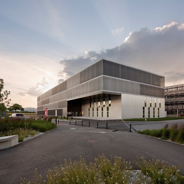 Surfaces commerciales modulables de 58m2 à 93m2 1