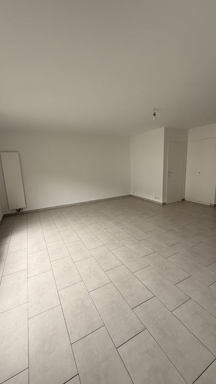 Charmant studio au 1er à Bex 2