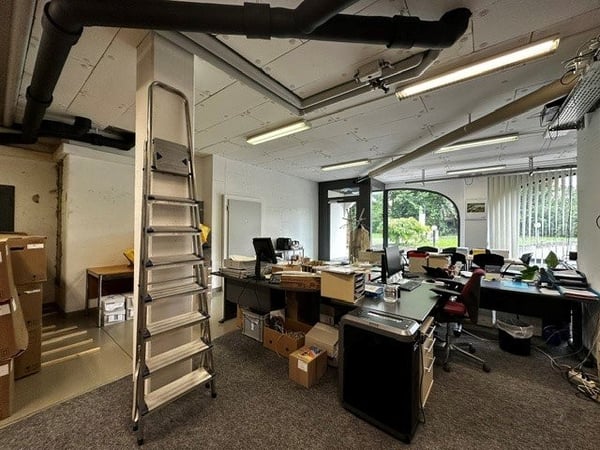 Commerce de 102 m² à louer 2