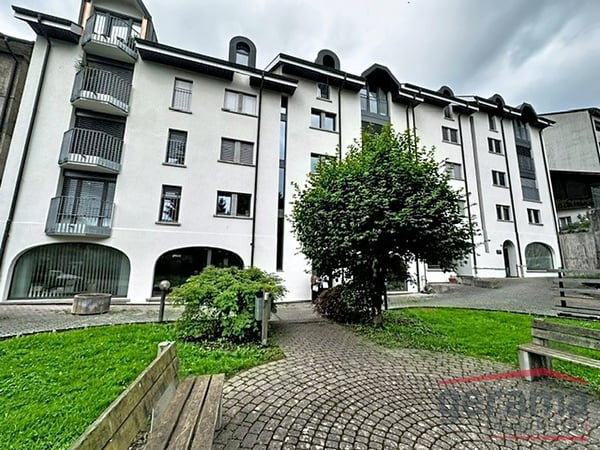 Commerce de 102 m² à louer 4