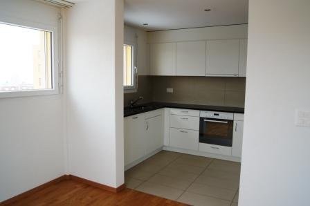 Schöne 7.5 Zimmerwohnung in Wünnewil ! 1
