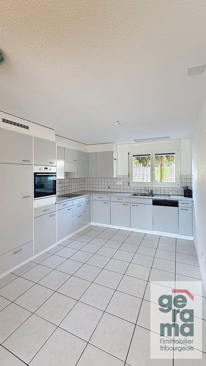 Schöne 3.5 Zimmerwohnung in Schmitten 1