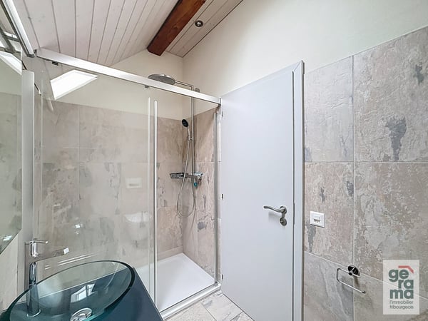 Très bel appartement 3.5 pièces au 1er à Ponthaux 3