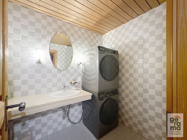 Très bel appartement 3.5 pièces au 1er à Ponthaux 6