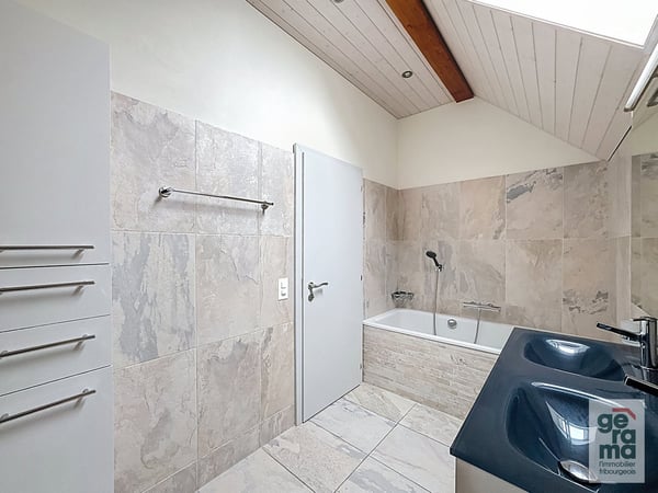 Très bel appartement 3.5 pièces au 1er à Ponthaux 5