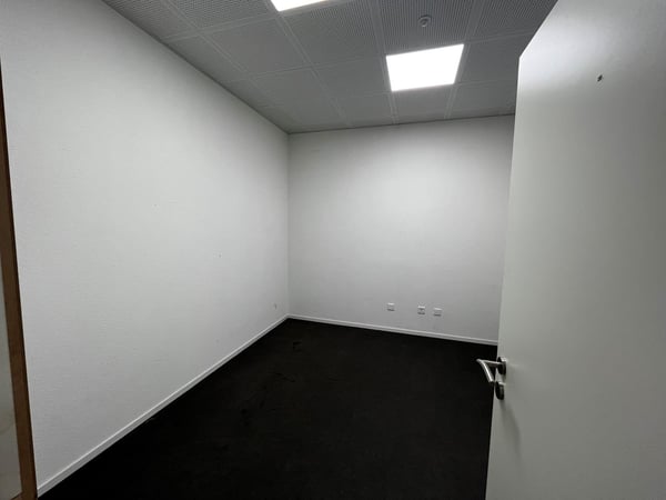 Dépôt - Local de 120 m2 à louer à Belfaux ! 5
