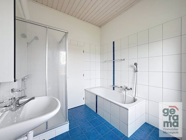 Grosse 2.5 Zimmerwohnung in Oberschrot . 6