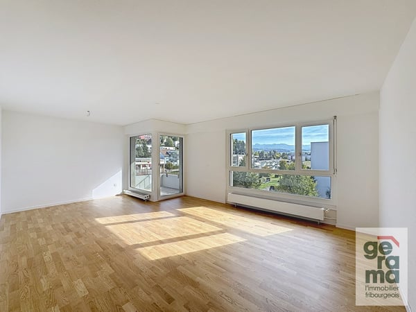 3.5 pièces rénové au 4ème à Tafers 1