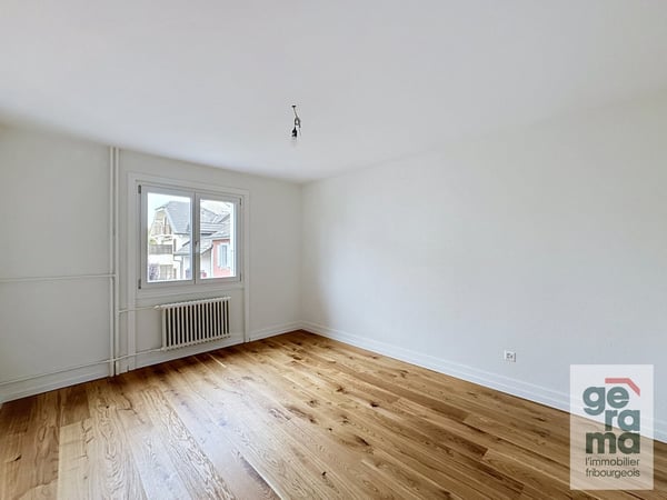 2.5 pièces au 3ème entièrement rénové à Fribourg 1