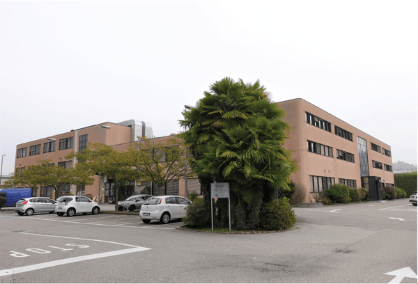 BIOGGIO - Affittasi UFFICI, LABORATORI - Da 1''000-3''300 mq 1