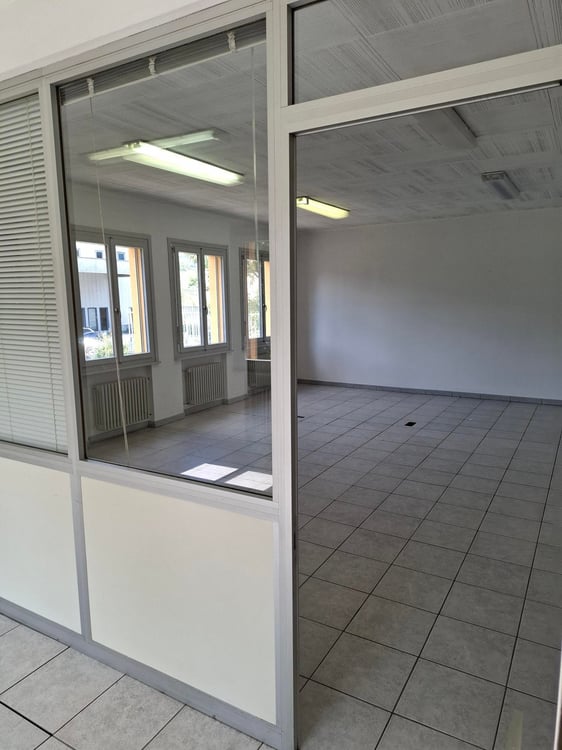 Spazio uffici in affitto a Balerna 6