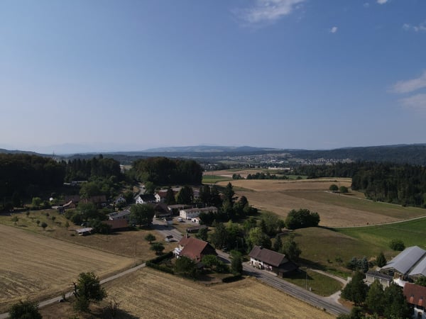 Exklusive 5.5-Zimmer-Terrassenwohnungen mit Weitblick in Oberrohrdorf 3