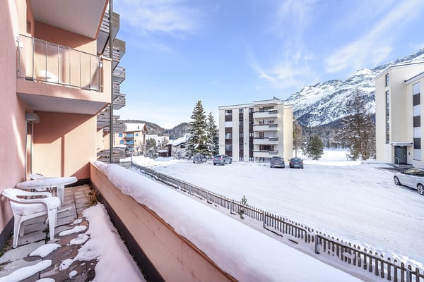 Ideal aufgeteilte 1.5-Zimmerwohnung mit zwei Balkonen in Champfèr 1