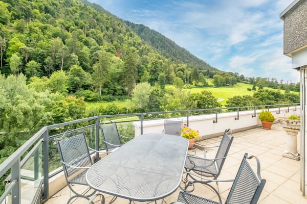 Chur: Attikawohnung mit grosser Terrasse und Blick auf Stadt und Berge 1
